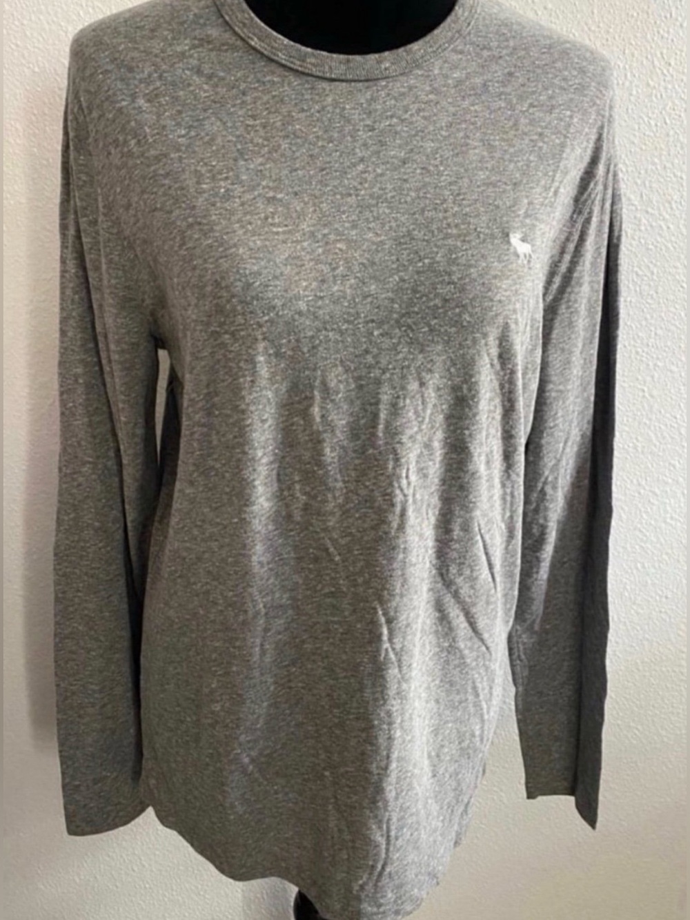 Men’s Grey Long Sleeve Tee polo Ralph Lauren with Small White Logo (Size M)